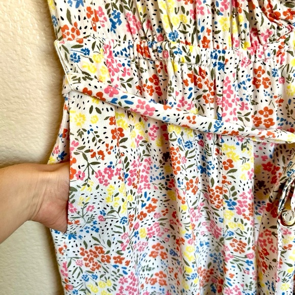 LOFT, LIKE NEW FLORAL WRAP ROMPER, Sz 6 - Picture 8 of 11